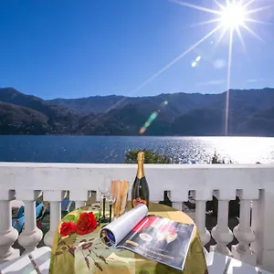 https://villa-larius-balcone-carate-urio.it-lombardy.com